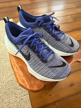 Nike Invincible Run 3-Blue Flyknit Trainers with Black Swoosh